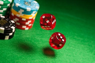 Fortune Tiger reel symbols and payout table displayed on hopeng slot mobile interface