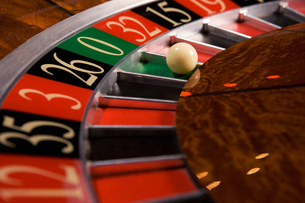 Lucky Neko mobile interface on hopeng slot showing bet selection and spin controls